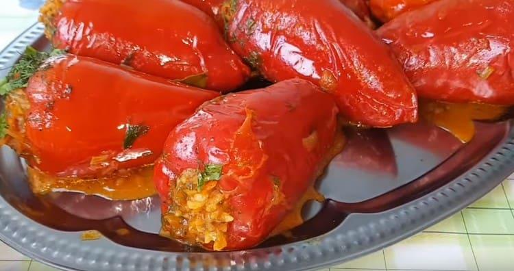 такива постни пълнени чушки са много вкусни.