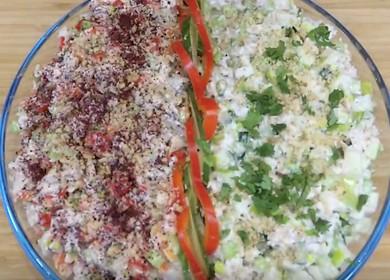 Салата с пиле и целина - красива и лека закуска с ядки и подправки 🥗