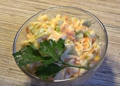 Приготвяме нежна салата с целина по стъпка по стъпка рецепта със снимка.
