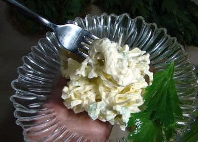 Вкусна рецепта за салата от дръжки от целина: готвене със стъпка по стъпка снимки.