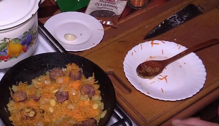 Запържваме го и изключваме след няколко минути.