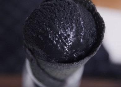 Проста рецепта за приготвяне на черен сладолед 🍦