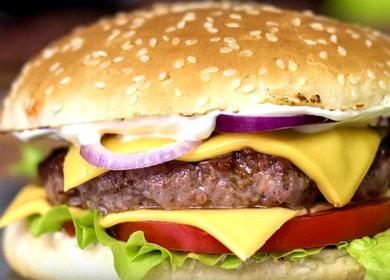 Рецепта за божествен домашен чийзбургер 🍔