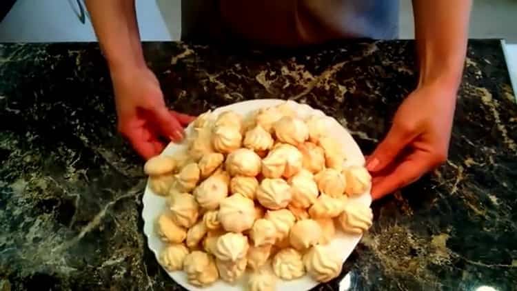 Как да научите как да готвите вкусни безе във фурната според класическата рецепта