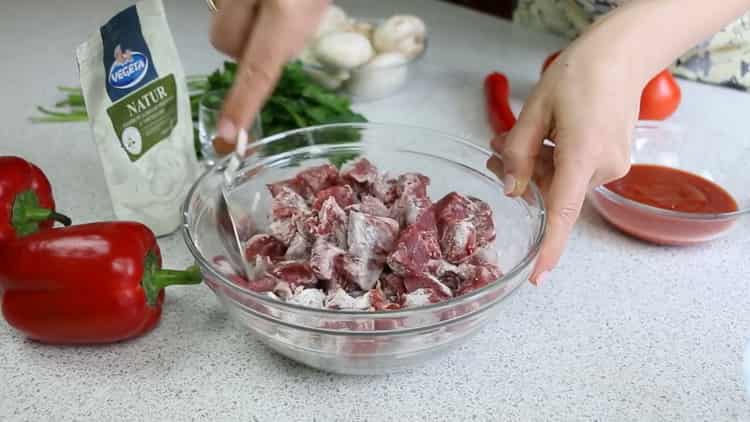 Готвене на картофени палачинки с месо