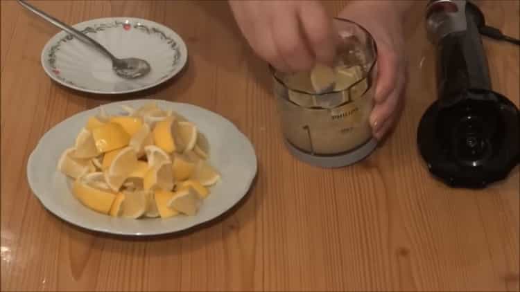 Смесете съставките за джинджифил.