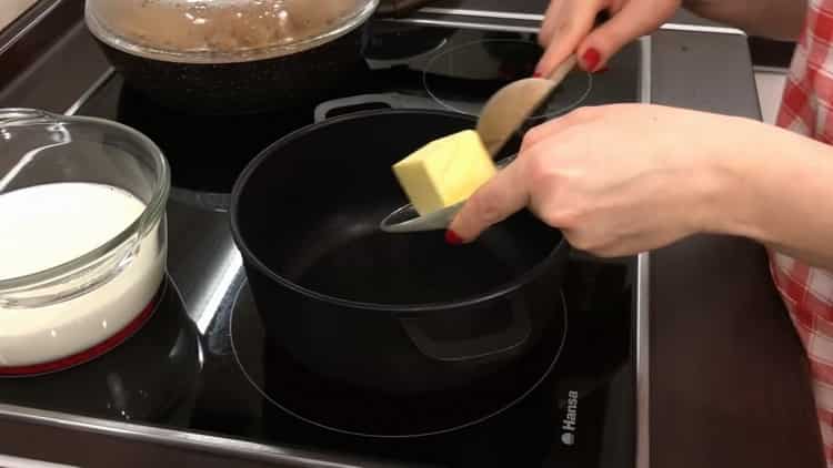 За да направите лазаня, разтопете маслото