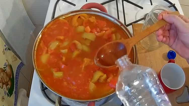 Добавете оцет, за да направите лечо