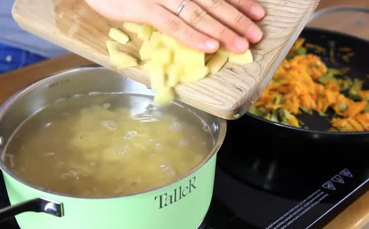 За да приготвите туршията, пригответе съставките