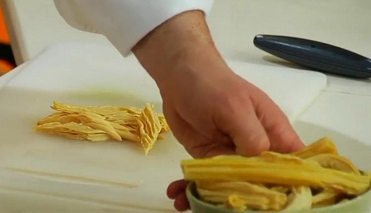 Готварска салата от аспержи