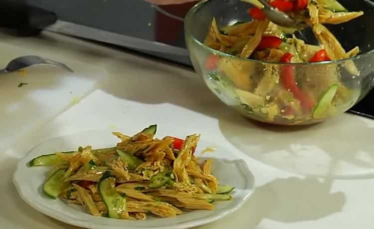 салата от аспержи готова