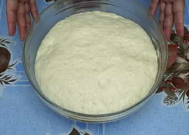 Поставете тесто с мая върху картофения бульон - за пайове и пайове 🍞