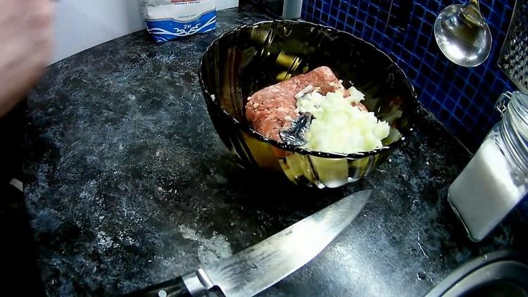 За да готвите тестени изделия, пригответе каймата