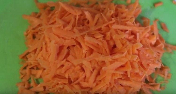 Три моркови на ренде.