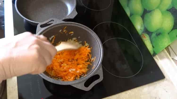 Запържете зеленчуците за готвене