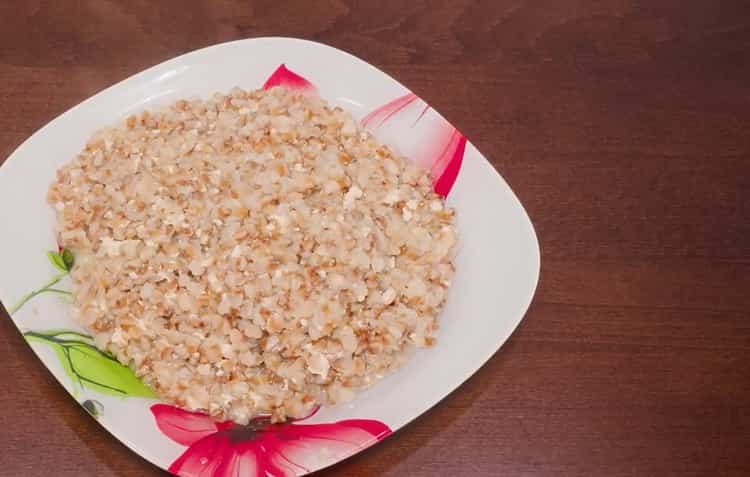 Вкусна каша от елда с мляко в бавна готварска печка