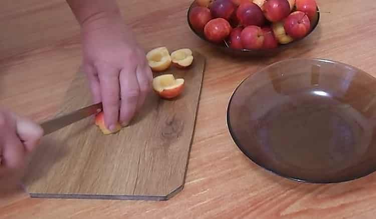 Готвене на пържени пайове с ябълки