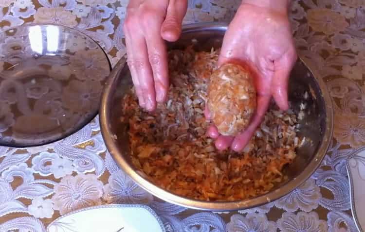 За приготвяне на зелеви рулца оформете продукта