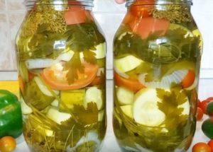 Готвене на ассорти за зимата: най-вкусната рецепта със стъпка по стъпка снимки.