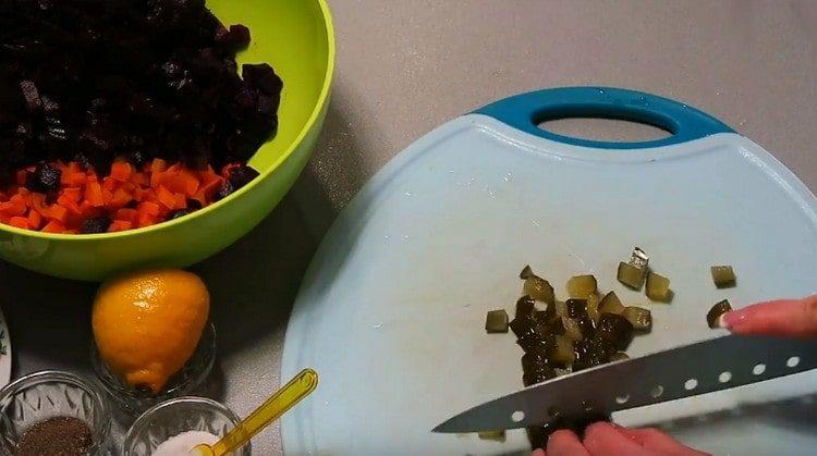 Кисели краставички.