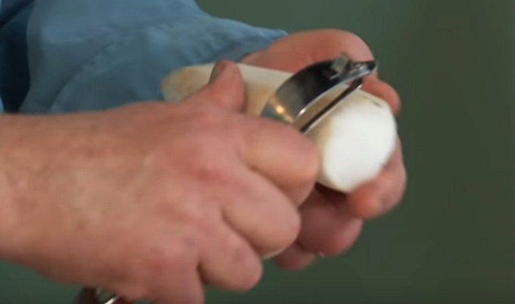 Почистваме всички зеленчуци.