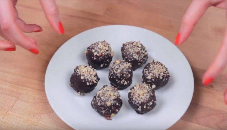 Това са бонбоните Ferrero Roche, които имаме.