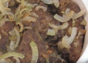 вкусна рецепта за готвене на свински черен дроб: гответе със стъпка по стъпка снимки.