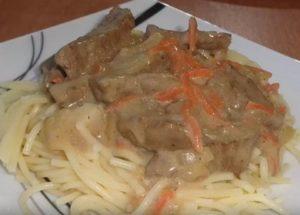 Вкусна и гъста сос от свински черен дроб: приготвена по рецептата със снимка.