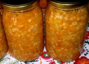Приготвяме вкусна и удовлетворяваща салата с перлен ечемик за зимата по стъпка по стъпка рецепта със снимка.