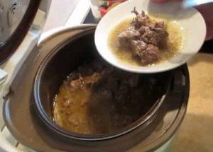 Как да научите как да готвите вкусен телешки черен дроб в бавна готварска печка