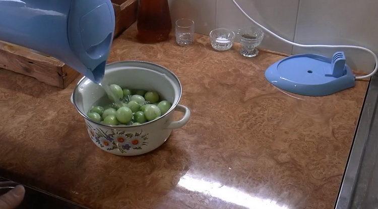 Готвене на зелено доматено сладко