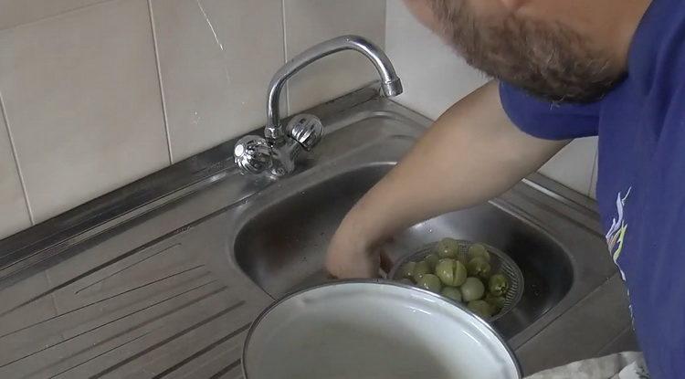 бланширайте доматите