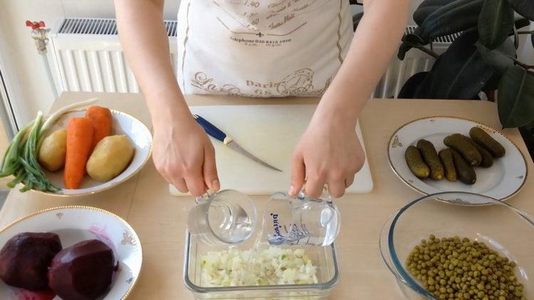 Готвене на класически винегрет с грах