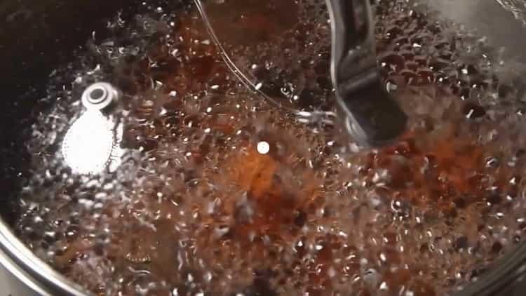 За да готвите цвекло, кипнете вода