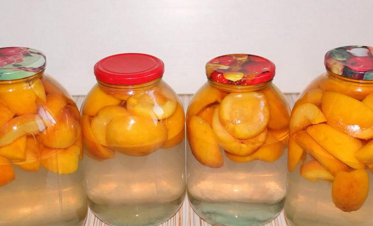 Вкусен и ароматен компот от праскови е готов