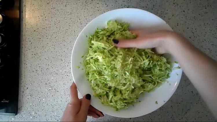слагаме мариновани тиквички