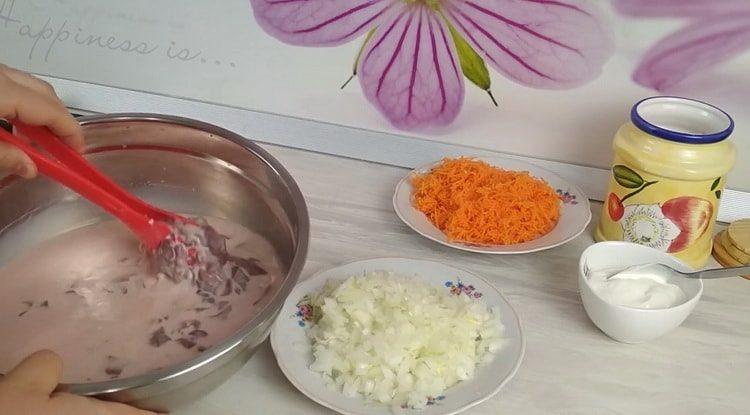 Как да готвя пилешки дробчета в заквасена сметана