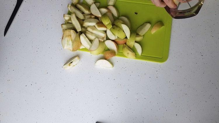 сини ябълки и кондензирано мляко за зимата