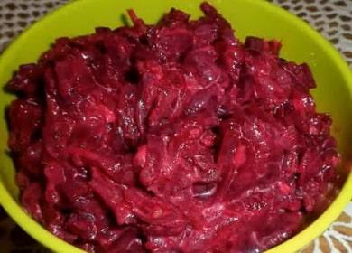 Салата от цвекло с чесън и майонеза - много проста и вкусна 🥣