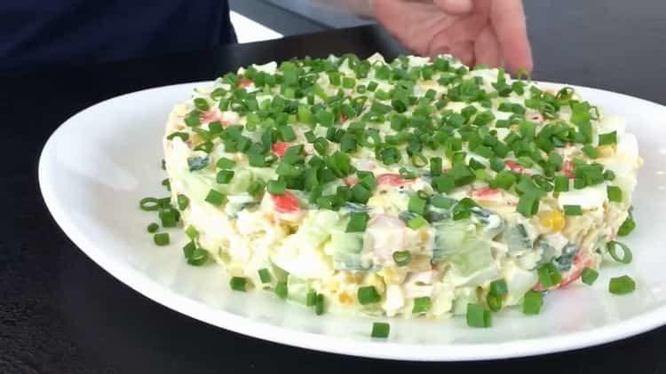 Салата с ракови пръчици: стъпка по стъпка рецепта със снимка