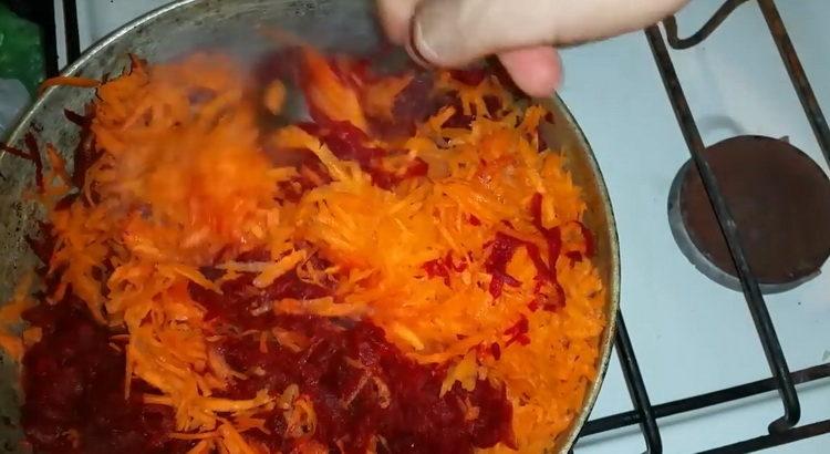 Запържете зеленчуците за готвене