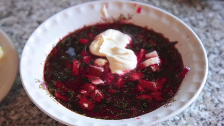Как да научите как да готвите вкусно цвекло по класическа рецепта