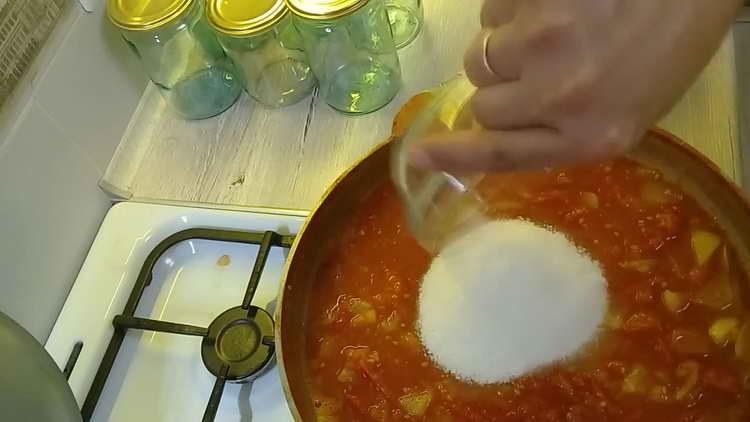 изпратете сол и захар в тигана