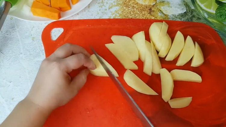 Запържете картофите да се сварят