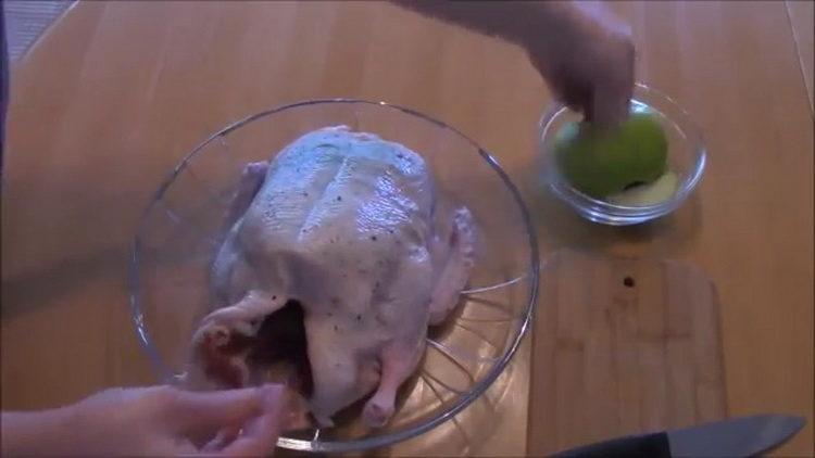 За готвене нарязвайте ябълки