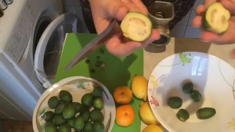 Подгответе съставките за готвене.