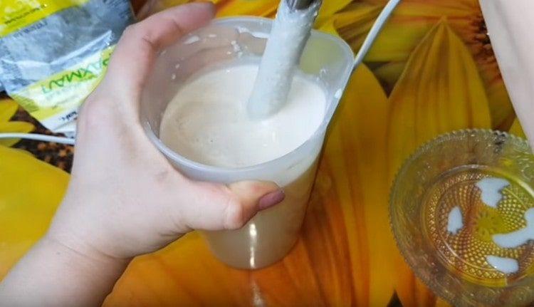 Отново прекъснете масата с пасатор.