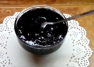 Приготвяме вкусно желе от касис за зимата по стъпка по стъпка рецепта със снимка.