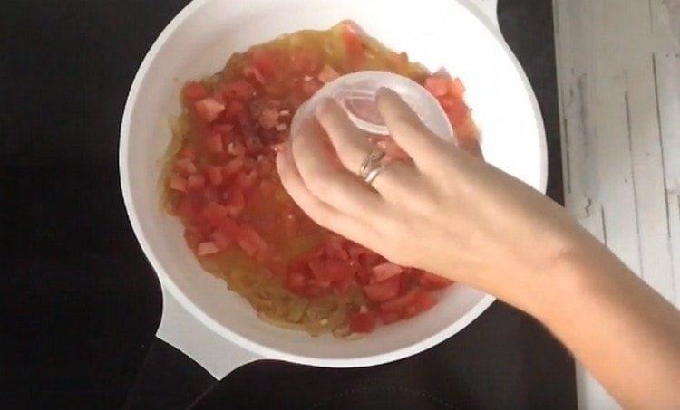 Добавете и лимонов сок.