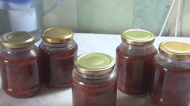 Ето една проста рецепта за сладко от сливи без семена.